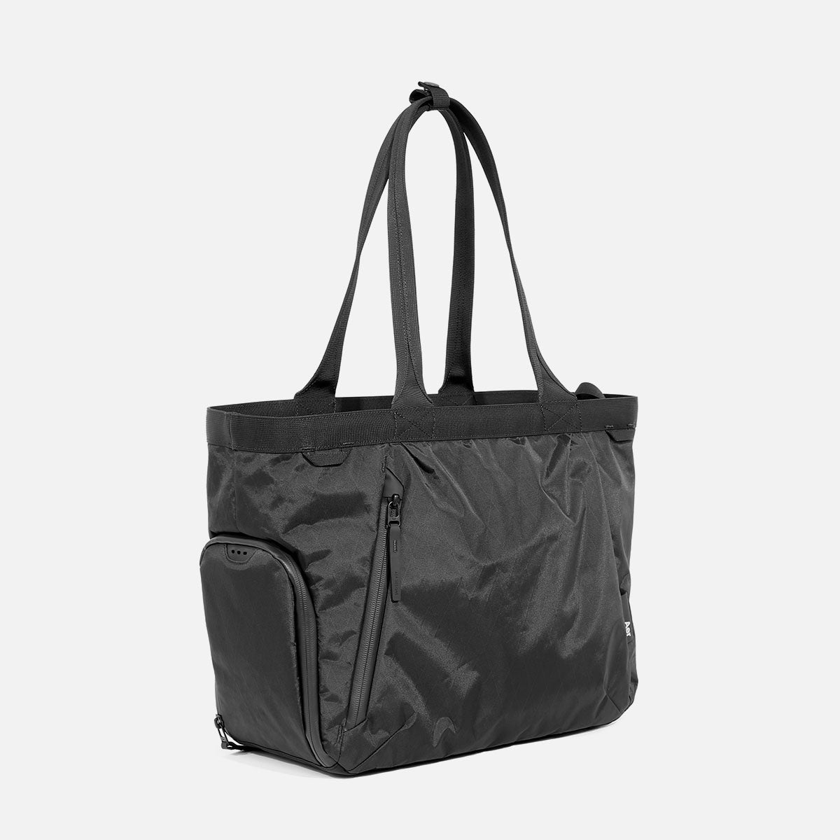 AER19018_gymtote2_xpac_34hero_